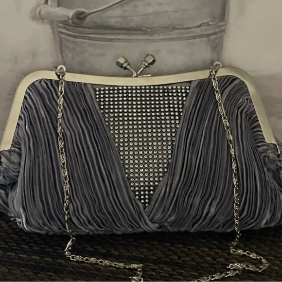 Vintage Gray Pleated Silver Sequins Detachable Chain Clutch/Crossbody Purse - Picture 4 of 7